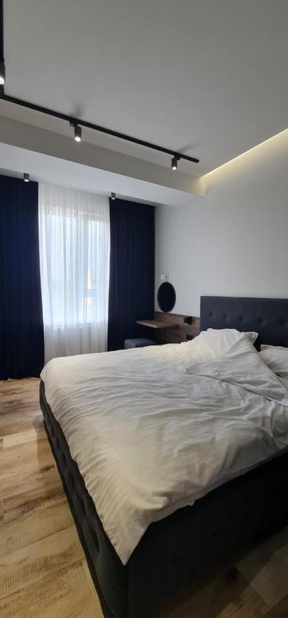 Oasis-Rent Lägenhet Chişinau Exteriör bild