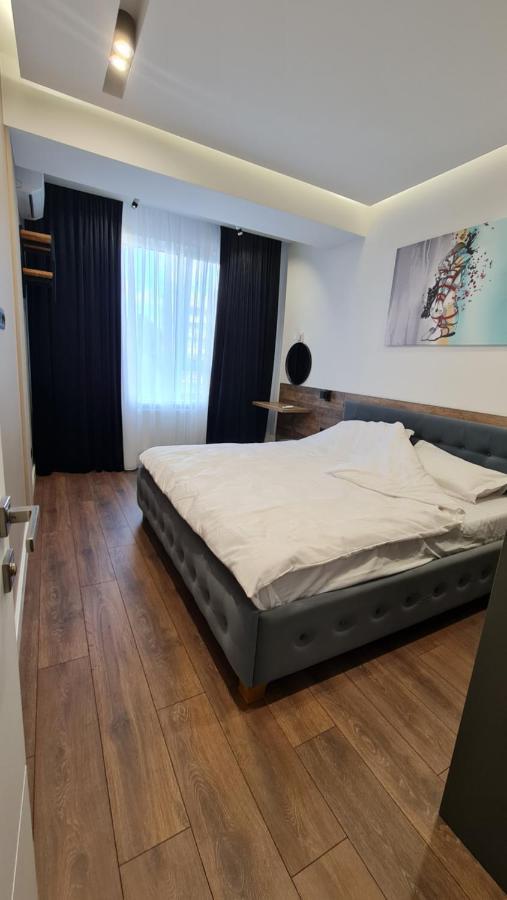 Oasis-Rent Lägenhet Chişinau Exteriör bild