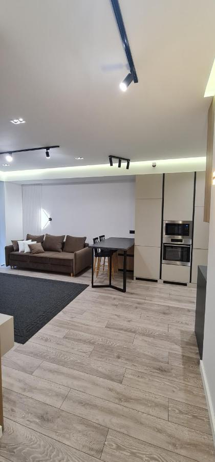 Oasis-Rent Lägenhet Chişinau Exteriör bild