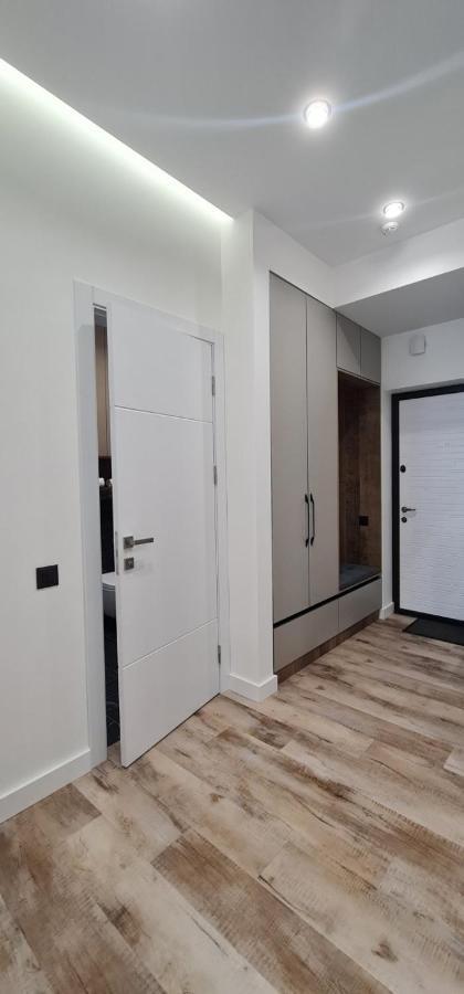 Oasis-Rent Lägenhet Chişinau Exteriör bild
