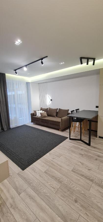 Oasis-Rent Lägenhet Chişinau Exteriör bild