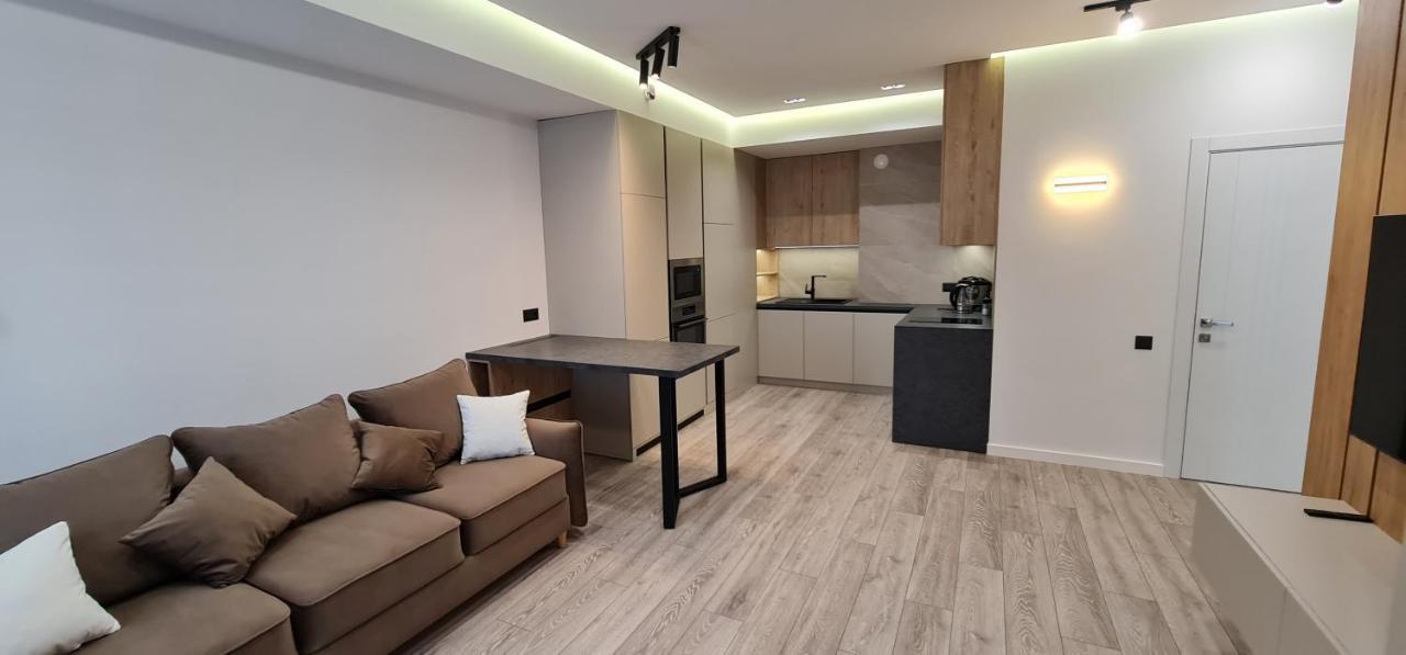 Oasis-Rent Lägenhet Chişinau Exteriör bild