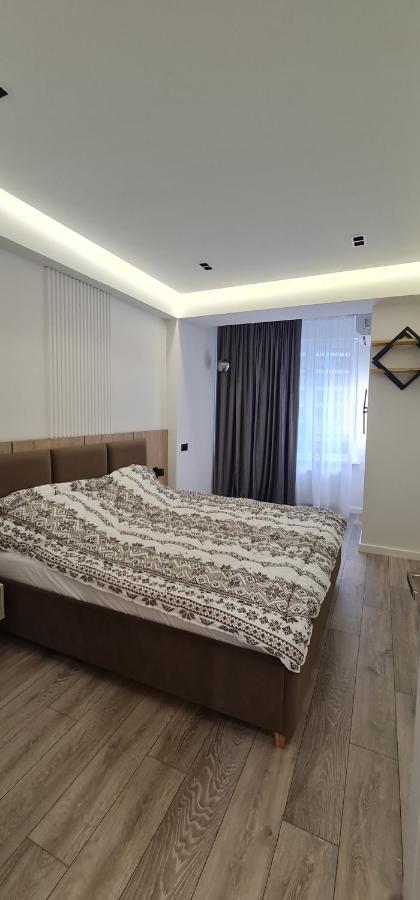 Oasis-Rent Lägenhet Chişinau Exteriör bild