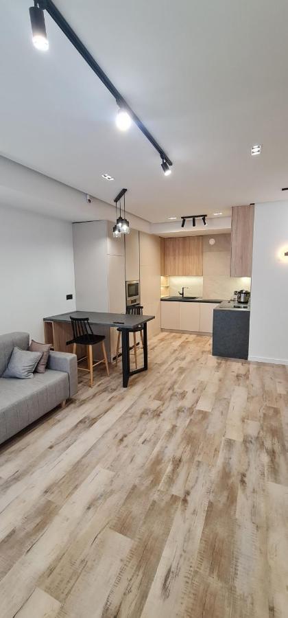 Oasis-Rent Lägenhet Chişinau Exteriör bild
