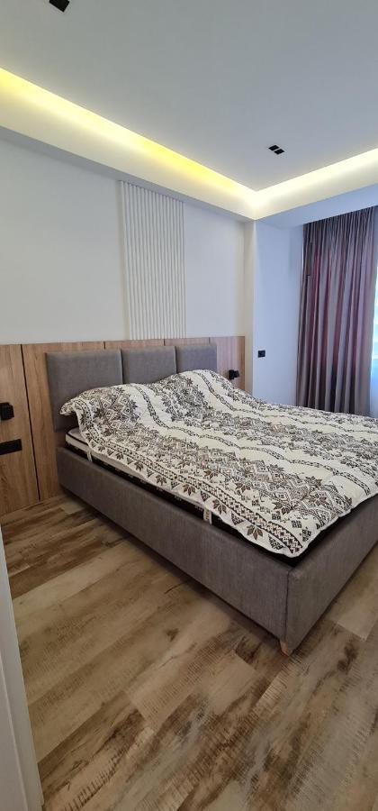 Oasis-Rent Lägenhet Chişinau Exteriör bild
