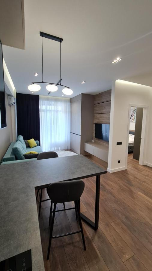 Oasis-Rent Lägenhet Chişinau Exteriör bild