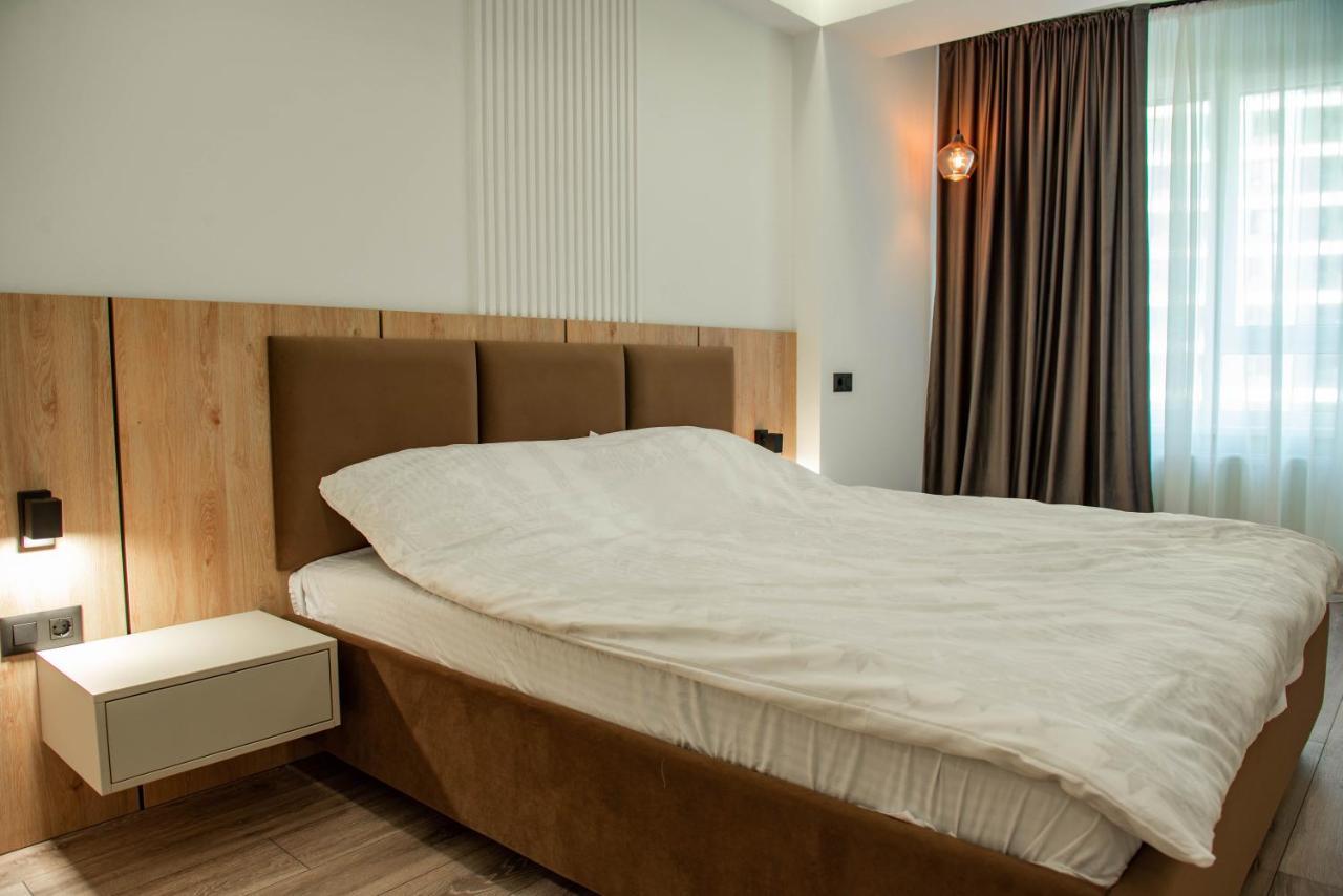 Oasis-Rent Lägenhet Chişinau Exteriör bild
