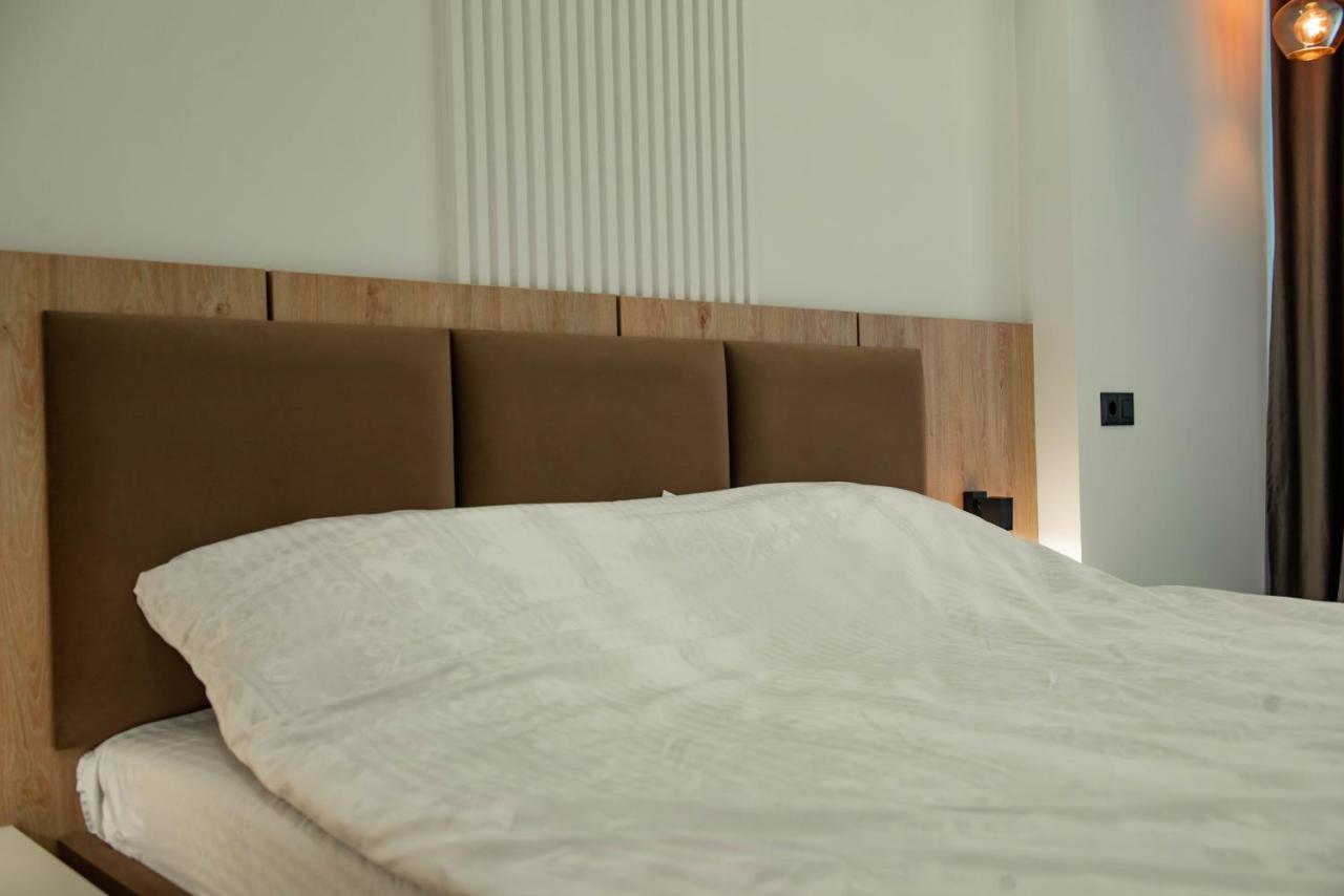 Oasis-Rent Lägenhet Chişinau Exteriör bild