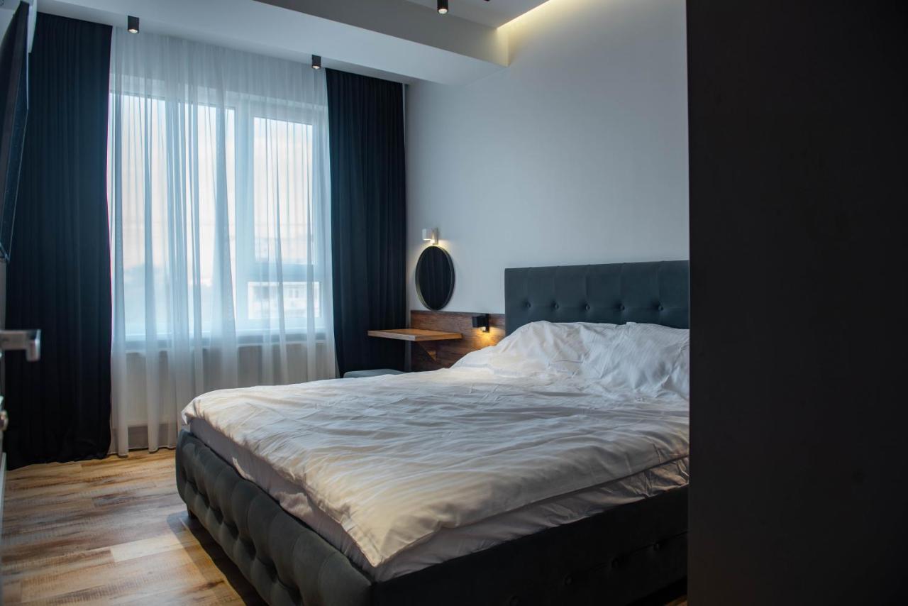 Oasis-Rent Lägenhet Chişinau Exteriör bild